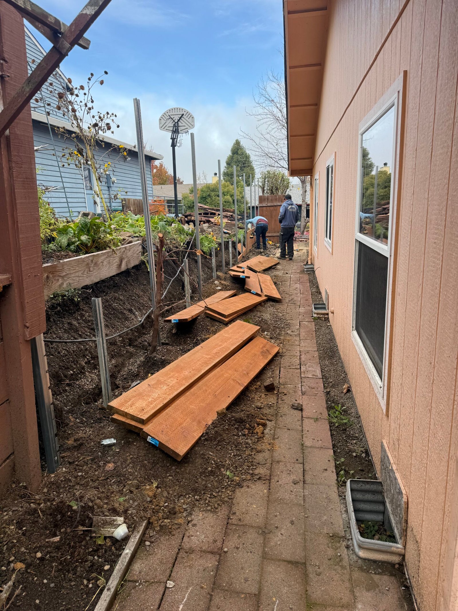 Field fencing project by Flores Fence
